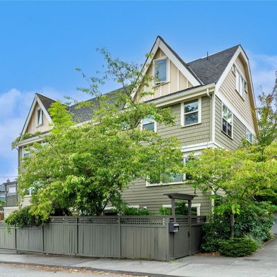 4421 1st Avenue Ne, Seattle, WA 98105