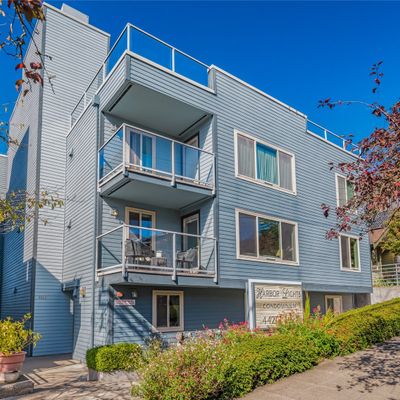 4425 Greenwood Avenue N, Seattle, WA 98103