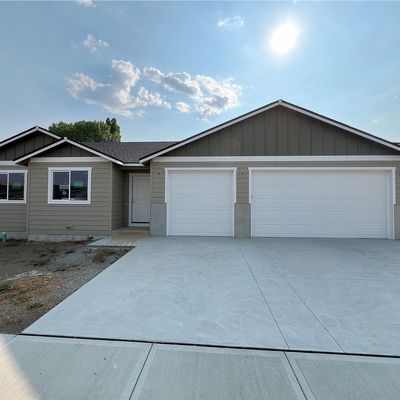 55 Salmon Dr, Wenatchee, WA 98801