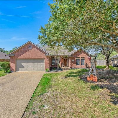 5705 Timberton Dr, Bryan, TX 77802