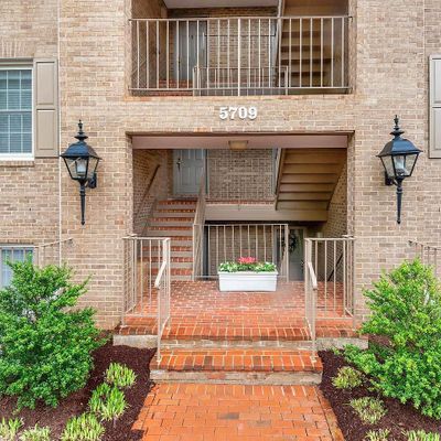 5709 Brewer House Cir #T 2, Rockville, MD 20852