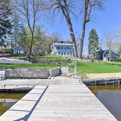 5725 E Peninsula Drive, Waterford, WI 53185