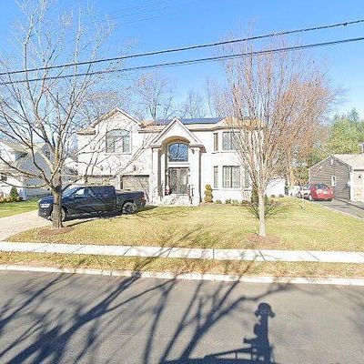 573 Green Valley Rd, Paramus, NJ 07652