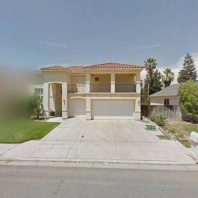 5792 W Cromwell Ave, Fresno, CA 93722