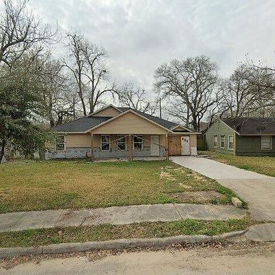 5814 Southmont St, Houston, TX 77033