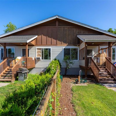 586 2 Nd St, Sumas, WA 98295