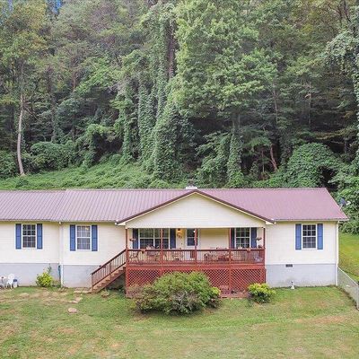 590 Shady Cove Rd, Caryville, TN 37714