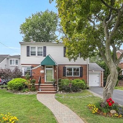 6 Stanley St, Dumont, NJ 07628