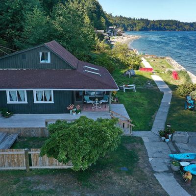 6076 Brighton Boardwalk, Clinton, WA 98236