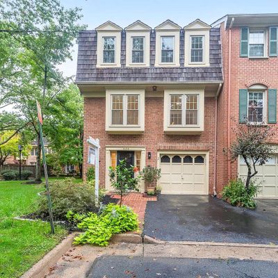 5155 Heritage Ln, Alexandria, VA 22311