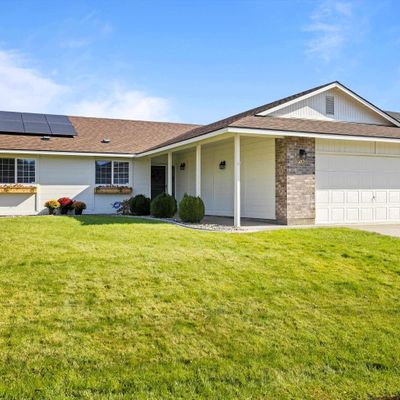 5204 Blue Heron Blvd, West Richland, WA 99353