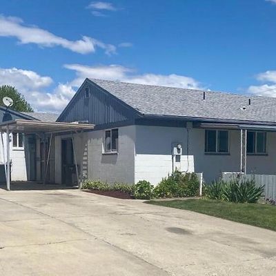 5205/5207 Ohau Ln, Yakima, WA 98908