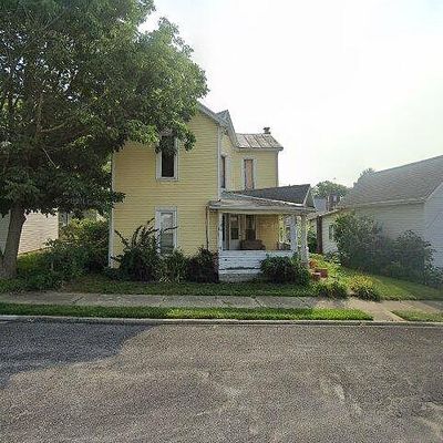 53 California St, Farmersville, OH 45325