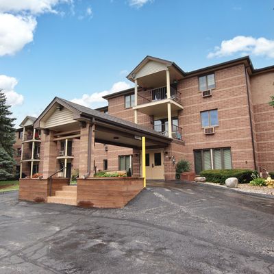 530 N Silverbrook Dr, Unit 229, West Bend, WI 53090