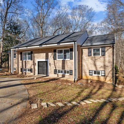 5309 Foxlair Rd, Chapel Hill, NC 27516