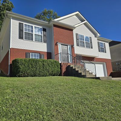 653 Foxfield Dr, Clarksville, TN 37042