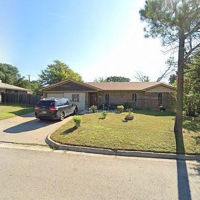 6605 Robindale Rd, Forest Hill, TX 76140