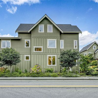 668 Wintersweet Rd Ne, Bainbridge Island, WA 98110