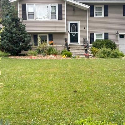 7 Greenwood Ave, Stanhope, NJ 07874