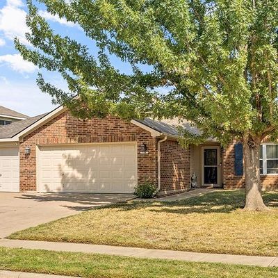 708 Mallard Dr, Fort Worth, TX 76131