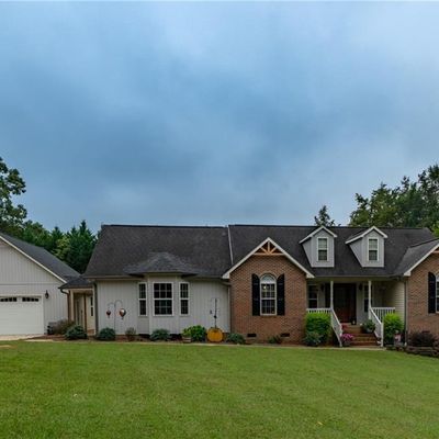 612 Underwood Dr, Thomasville, NC 27360