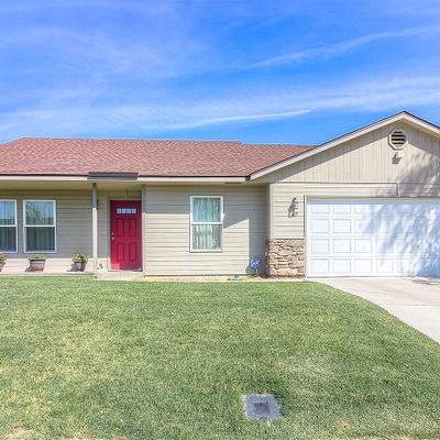 617 Westwind Dr, Zillah, WA 98953