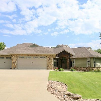 617 Whispering Springs Dr, Fond Du Lac, WI 54937