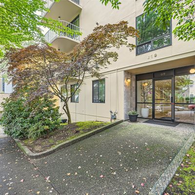 619 5th Avenue W, Seattle, WA 98119