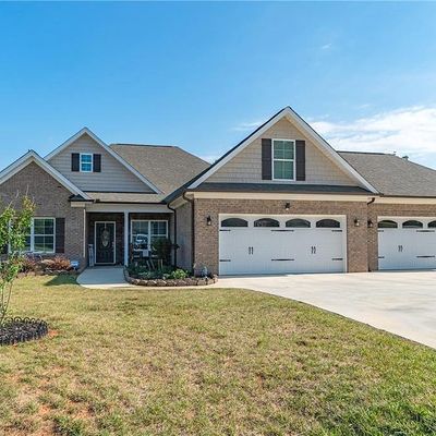 6482 Planters Pl, Thomasville, NC 27360