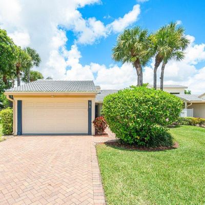 8 Eastgate Drive, Boynton Beach, FL 33436