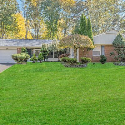 8 Mcintosh Ln, Manalapan, NJ 07726