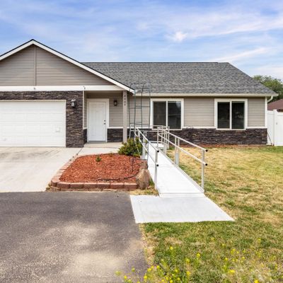 8007 Westbrook Ave, Yakima, WA 98908