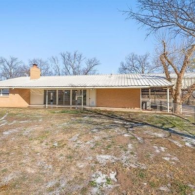 801 W Kyle St, Bangs, TX 76823