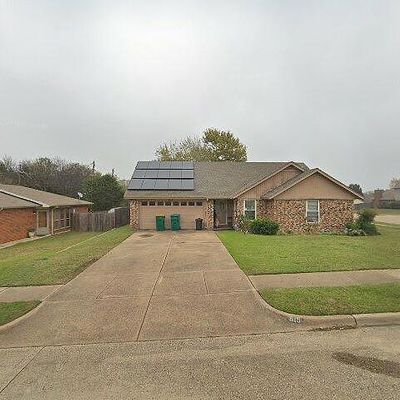 815 Young Dr, Cedar Hill, TX 75104