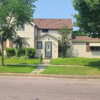 822 S 5 Th St, Saint Peter, MN 56082