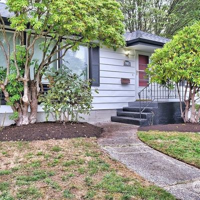 8239 40 Th Ave Ne, Seattle, WA 98115