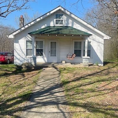 828 Pond Rd, Dickson, TN 37055