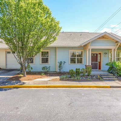 832 Cobblestone Ct, Ashland, OR 97520