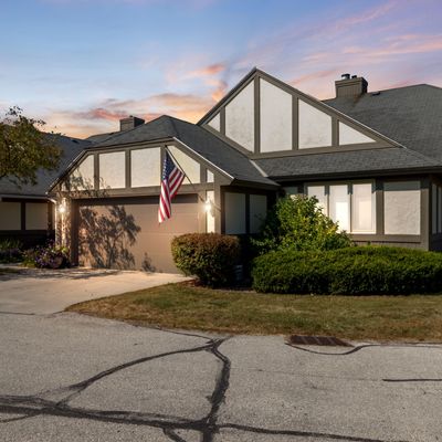 844 W Autumn Path Ln, Unit 36, Bayside, WI 53217