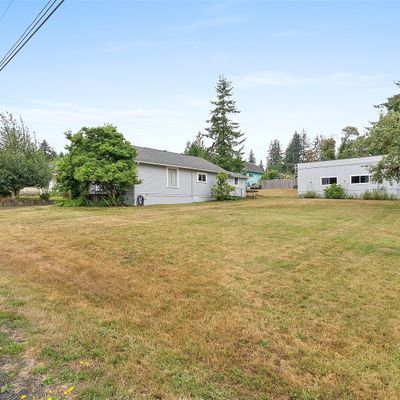 742 Barnhart St, Raymond, WA 98577