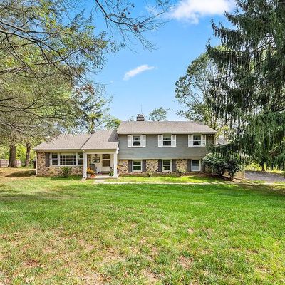 77 Bittersweet Dr, Glen Mills, PA 19342