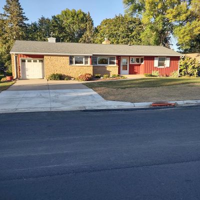 908 Rice Ave Sw, Willmar, MN 56201