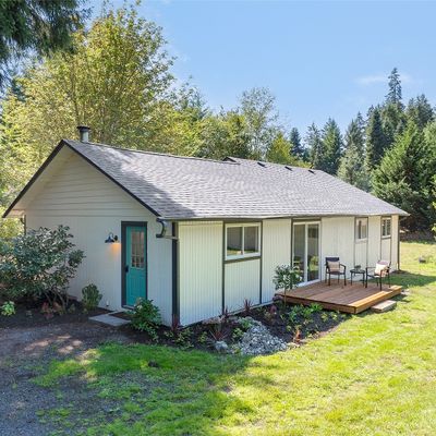 923 Tipsoo Loop N, Rainier, WA 98576