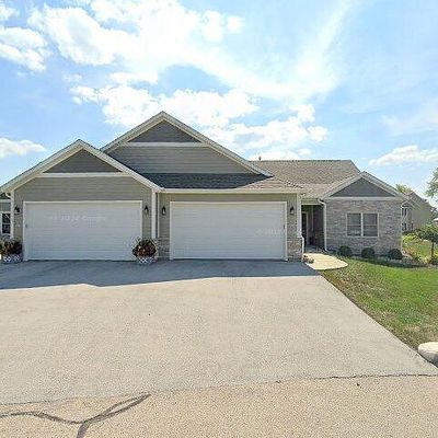 929 Spy Glass Hl, Waterford, WI 53185