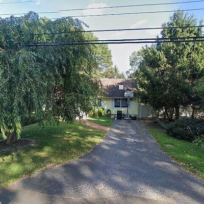 93 Horton St, West Islip, NY 11795