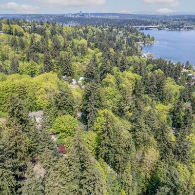 9458 Se 47th St, Mercer Island, WA 98040