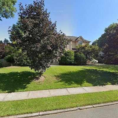 95 Alpine Dr, Closter, NJ 07624