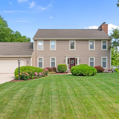 9726 W Hunt Club Dr, Mequon, WI 53097