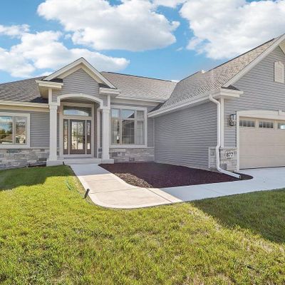 877 Medina Dr, Mukwonago, WI 53149