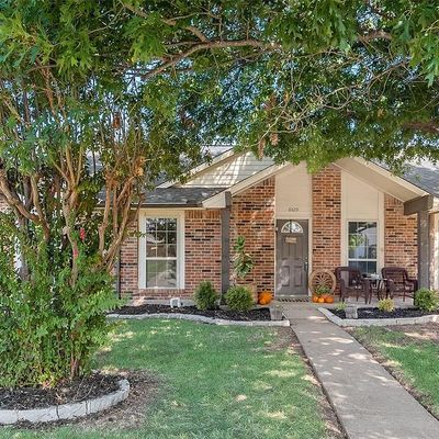 8829 Denver St, Rowlett, TX 75088